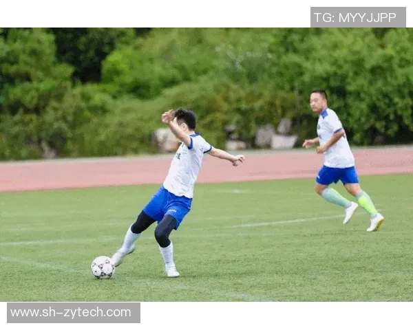 雪缘园足球比分实时更新助你掌握全球足球赛事动态与精彩瞬间 雪缘园足球比分实时更新助你掌握全球足球赛事动态与精彩瞬间